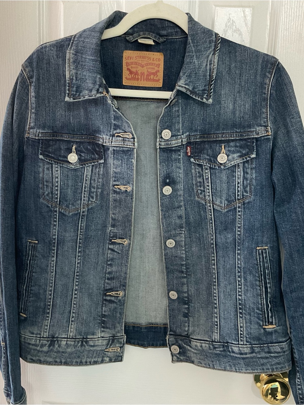 Vintage classic Levi's Dark Blue Denim Jacket with Tan Leather Patch red label